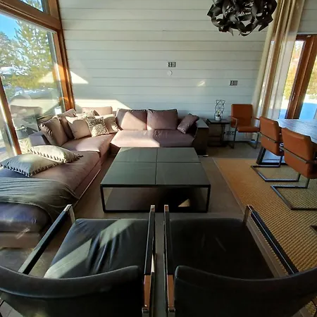 Villa Luksushuvila Yksityisellae Spa-alueella Ja Jaervinaekoealalla