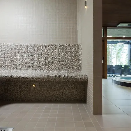 Luksushuvila Yksityisellae Spa-alueella Ja Jaervinaekoealalla *